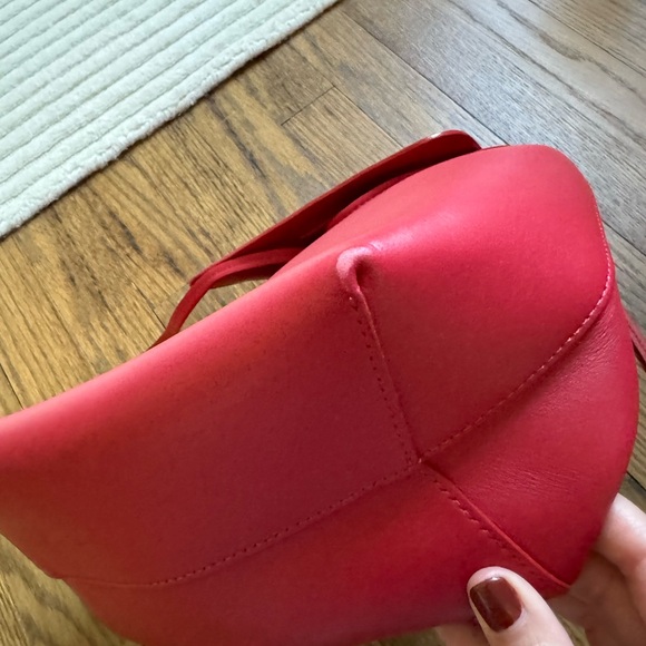 Authentic manure gravel backpack in Cherry red. Excellent used condition - Picture 2 of 3